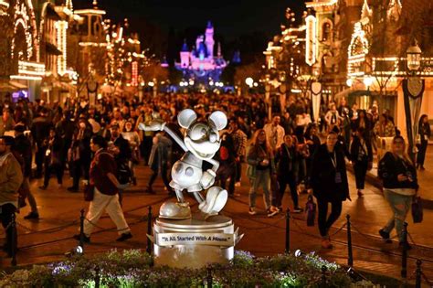 Disneyland braces for a ‘crowd crush’ as ticket prices drop and annual passholders return